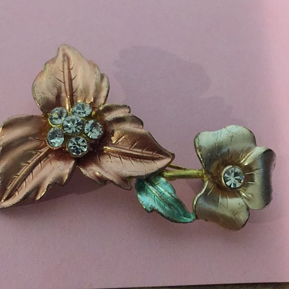 Vintage brooch. 2 1/4” floral